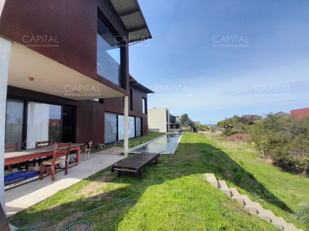 Venta De Casa En Punta Piedra, Manantiales