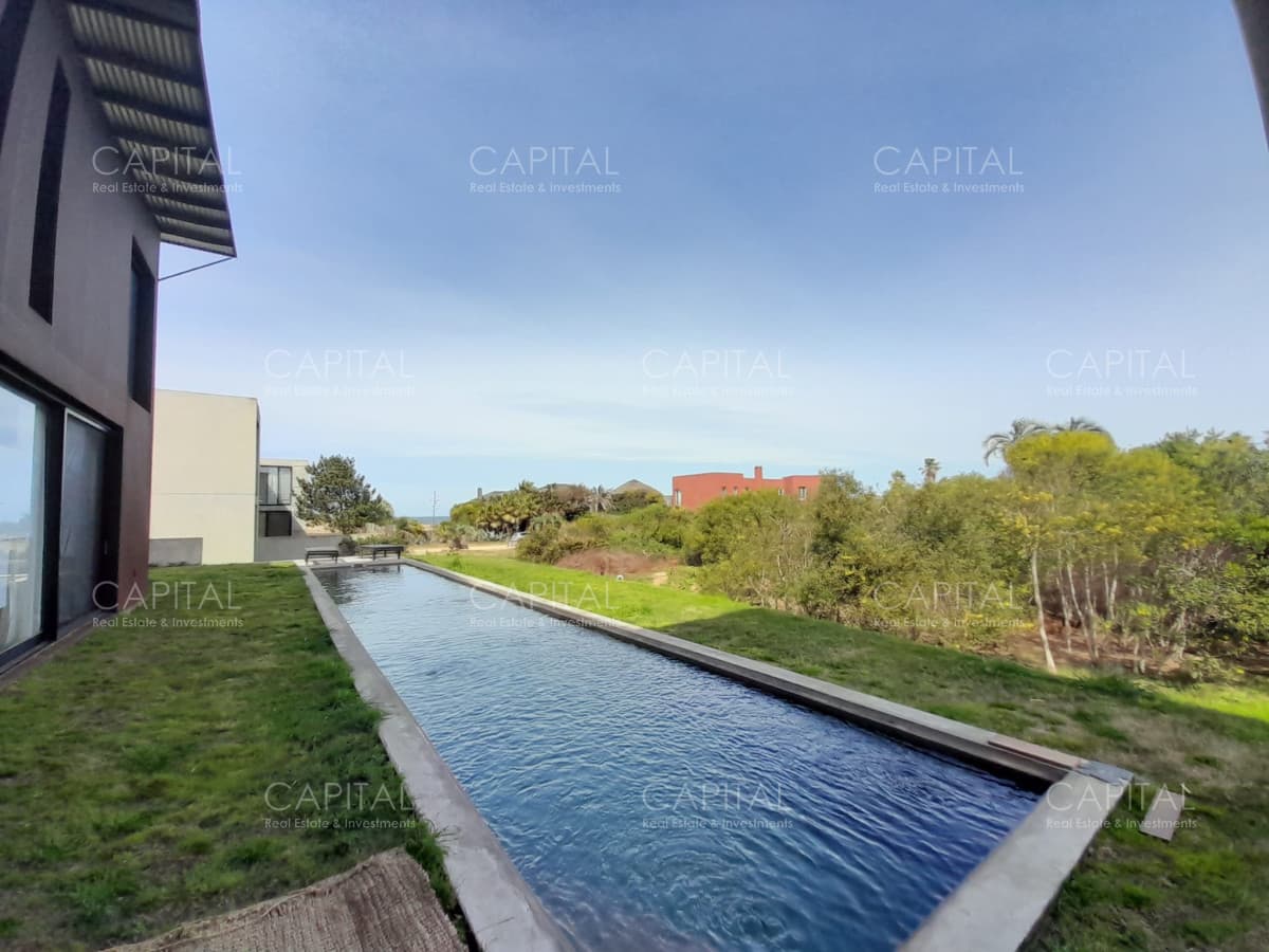Venta De Casa En Punta Piedra, Manantiales