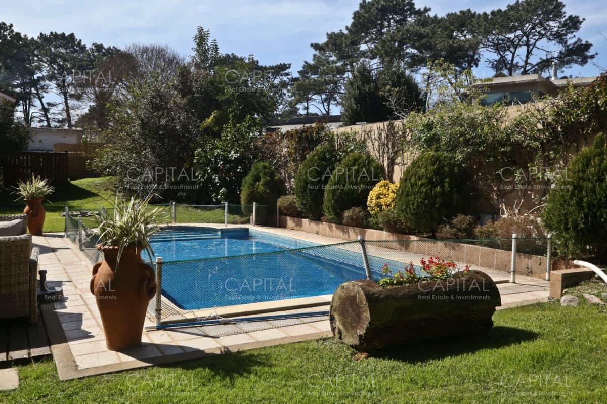 Casa en venta en Playa Mansa, Punta del Este.