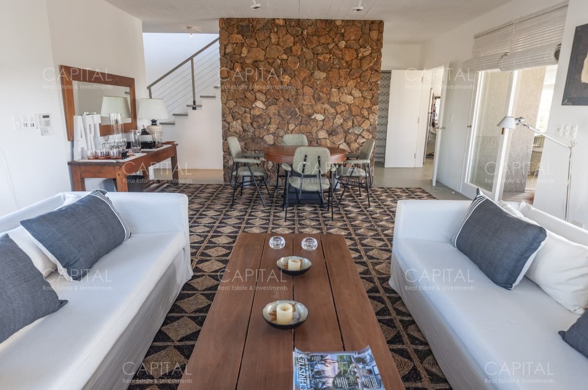 Casa de Cuatro Dormitorios en Alquiler en , Jose Ignacio