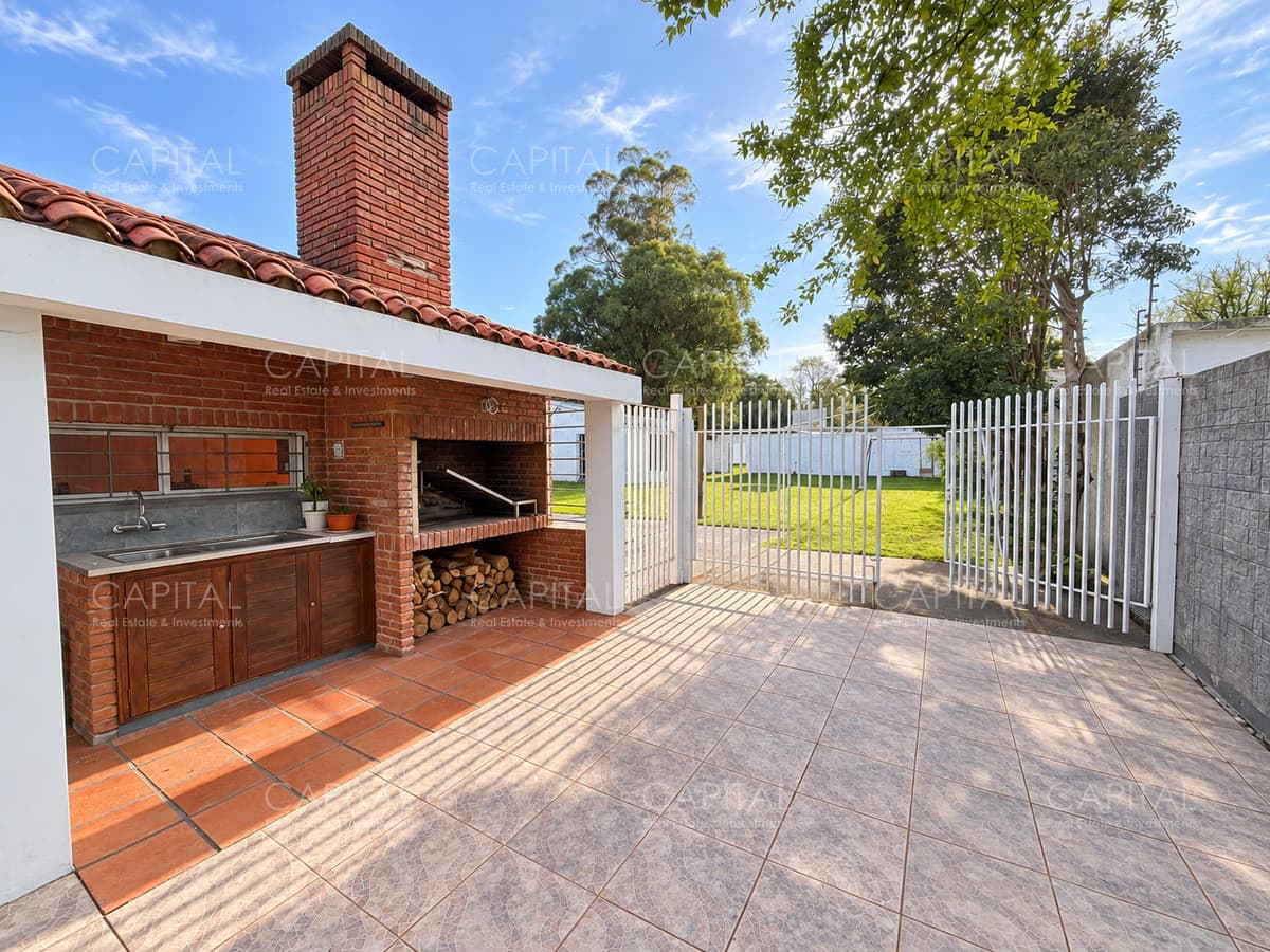 Casa en venta en Colón con apartamento independiente