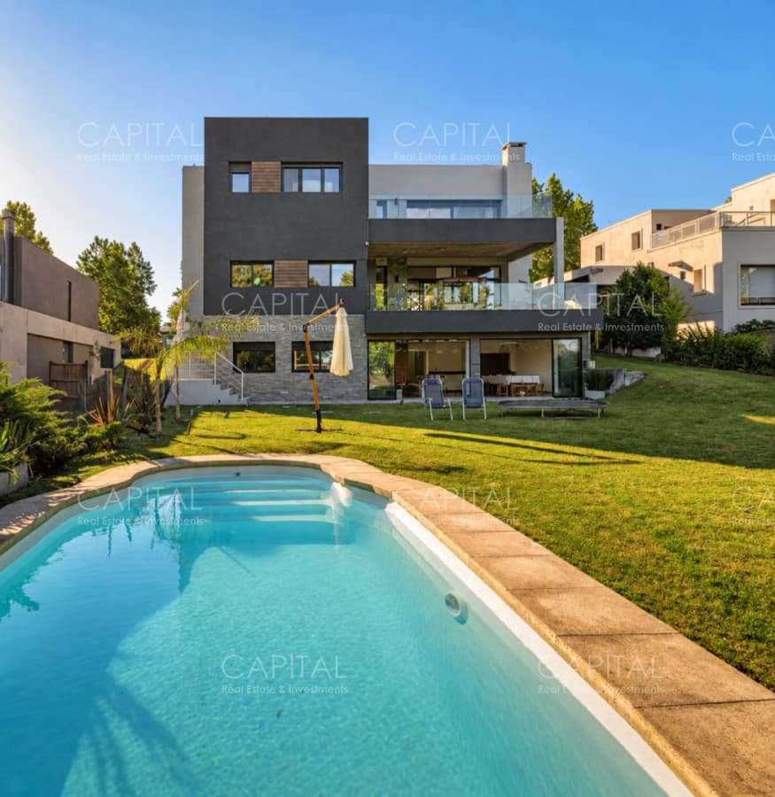 Casa en venta con renta en Lomas de La Tahona