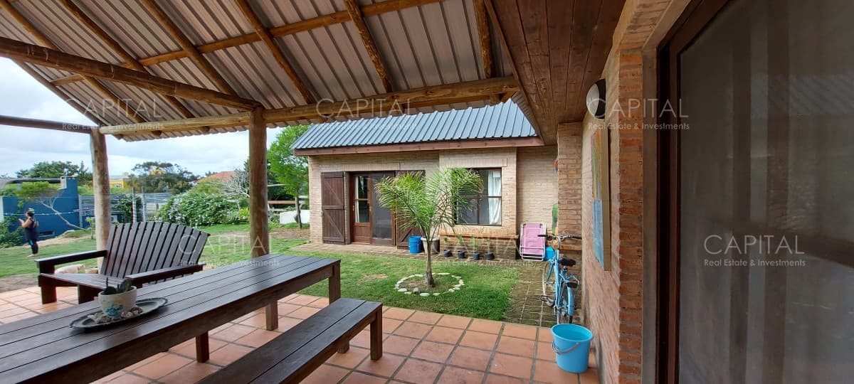 Casa en venta a media cuadra del mar Montoya, La Barra