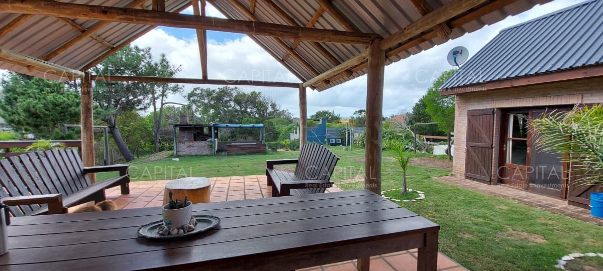 Casa en venta a media cuadra del mar Montoya, La Barra