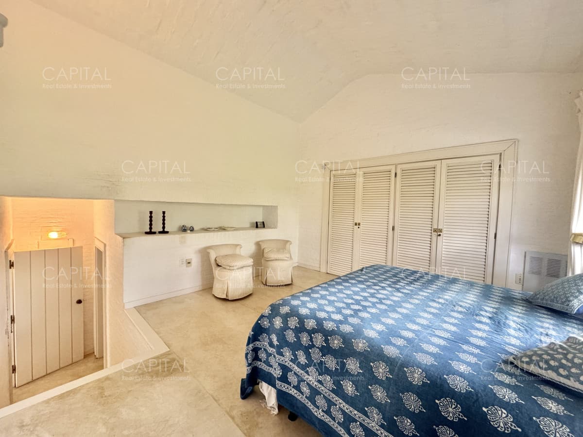 Casa en Venta de Cinco Dormitorios en  San Rafael