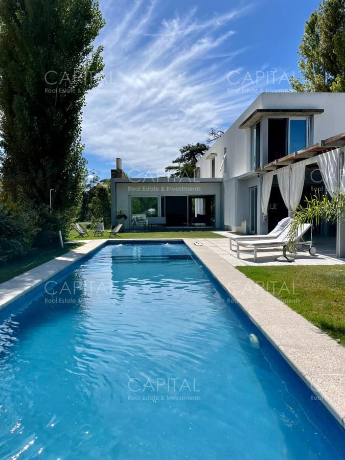 Casa en Barrio Privado Punta del Este en Venta Alquiler de Temporada
