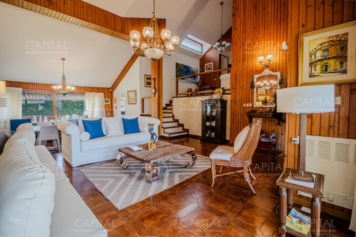CASA EN VENTA DE 3 DORMTIORIOS EN PLAYA MANSA PUNTA DEL ESTE