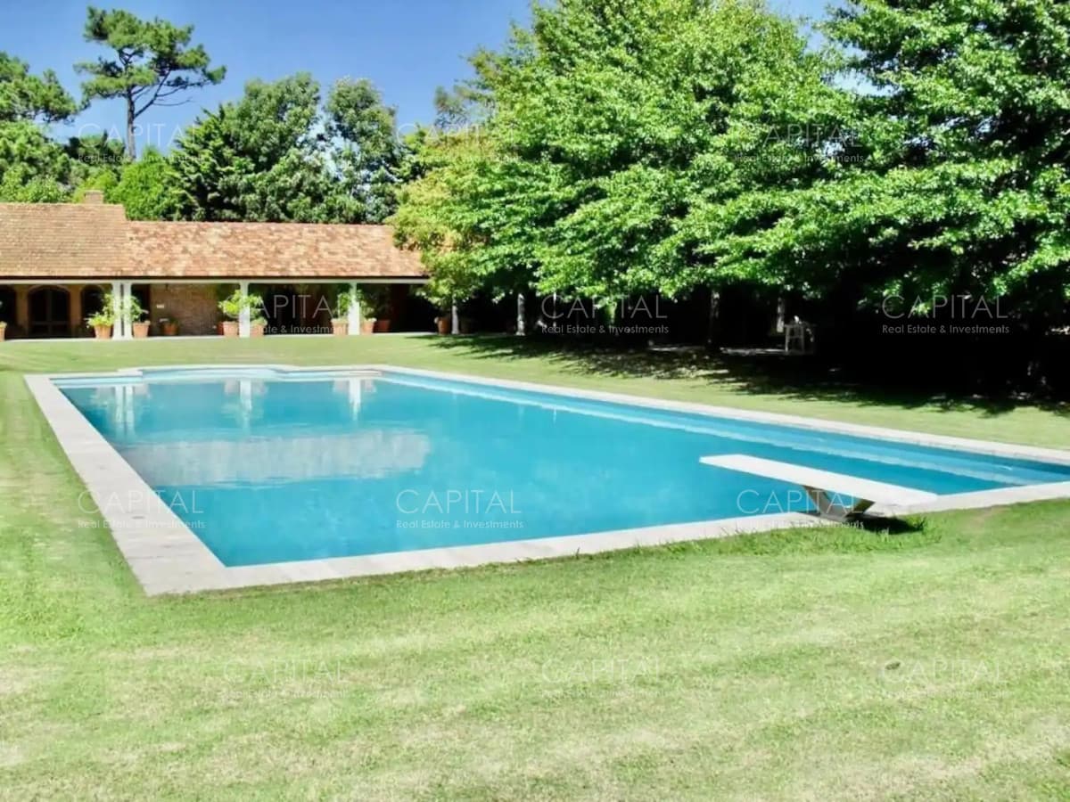 Mansión en Beverly Hills de doce dormitorios en suite en Venta