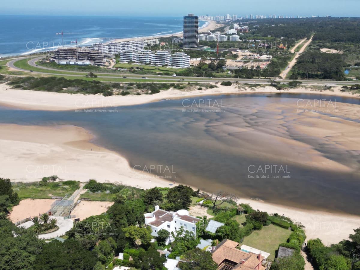 Casa Sobre Playa La Barra En Venta