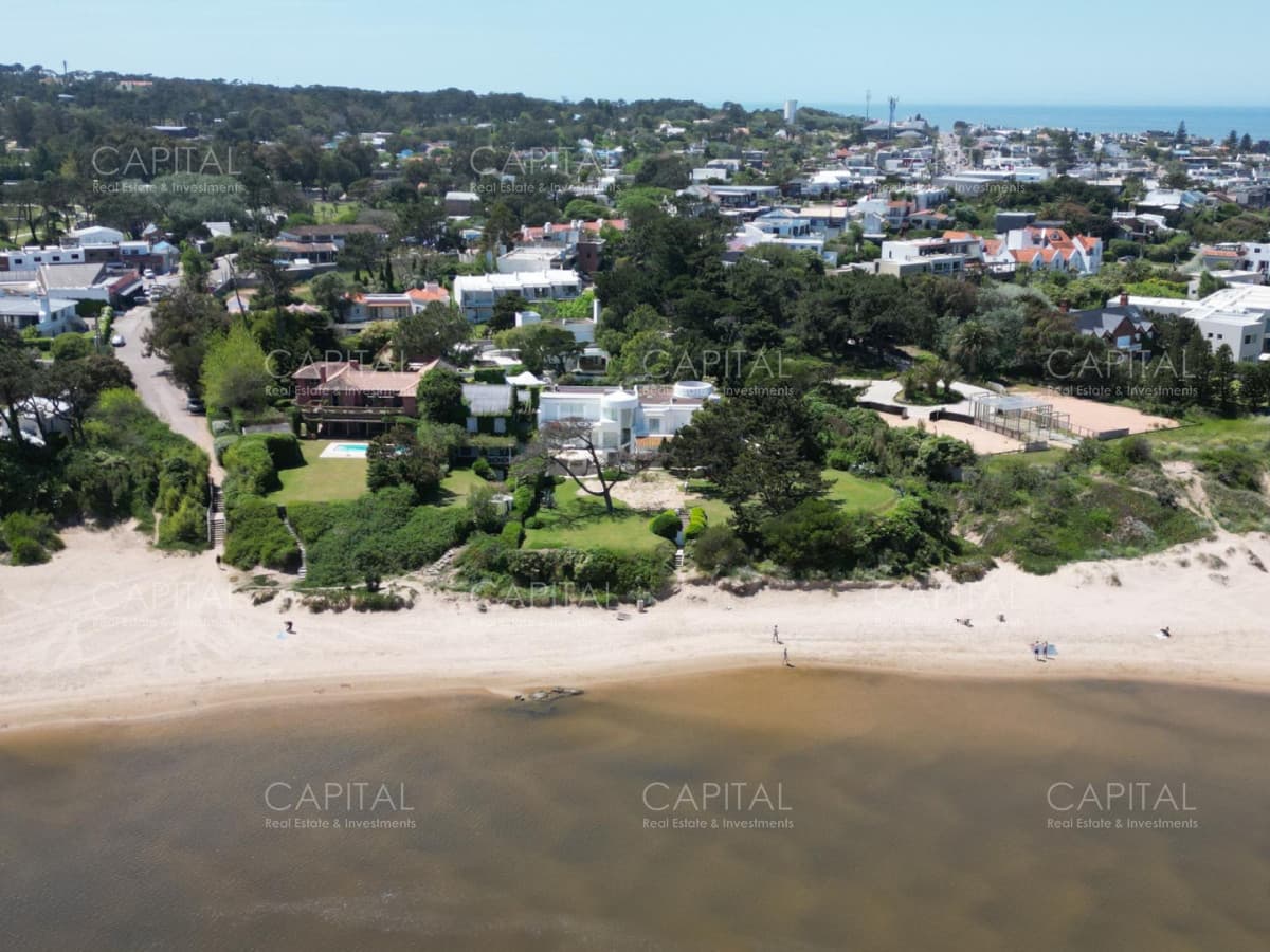 Casa Sobre Playa La Barra En Venta