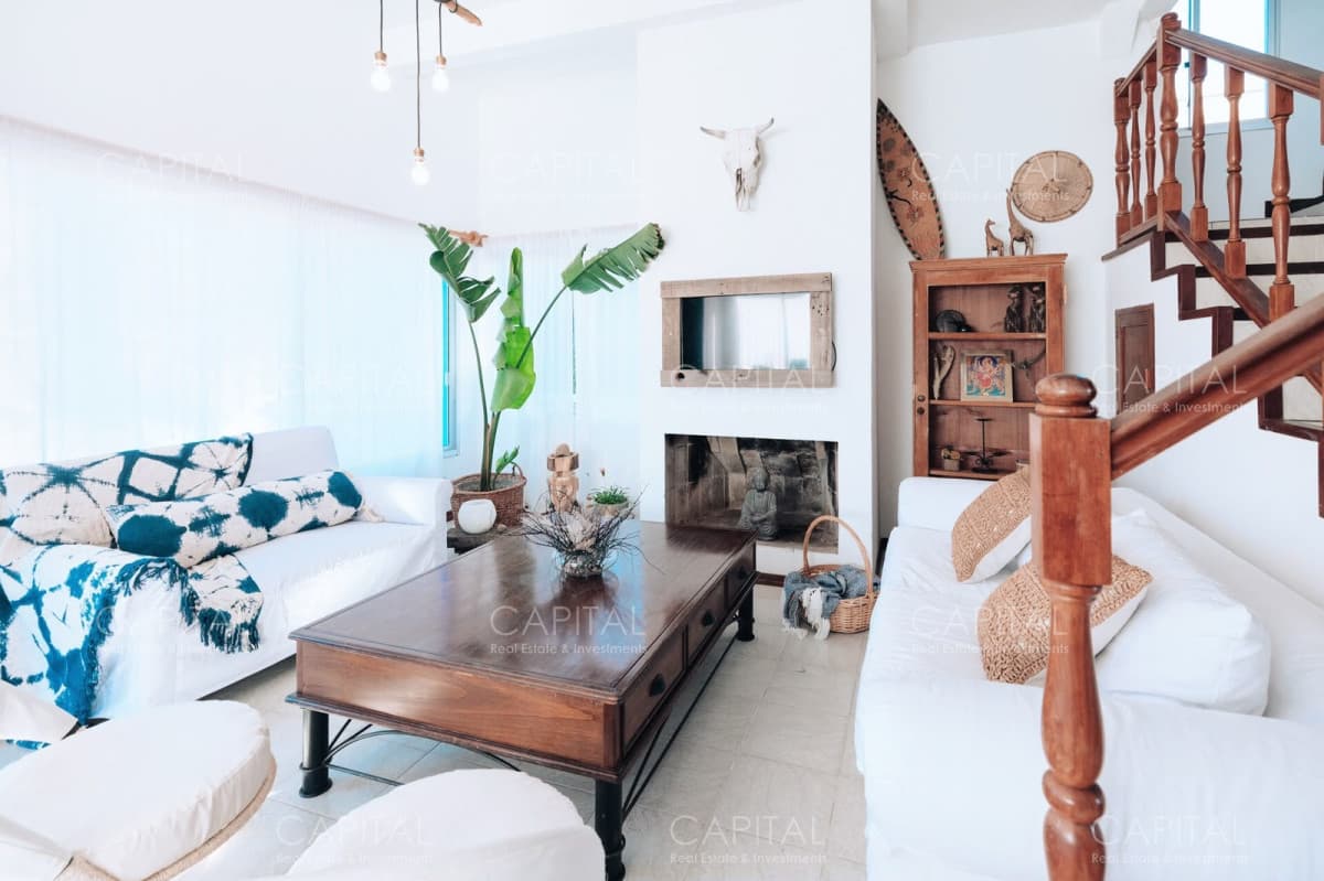 Venta casa de 5 dormitorios y piscina con vista al mar en Manantiales Chorro