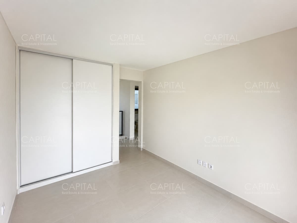 Casa en venta de tres dormitorios en housing con piscina en Carrasco Norte