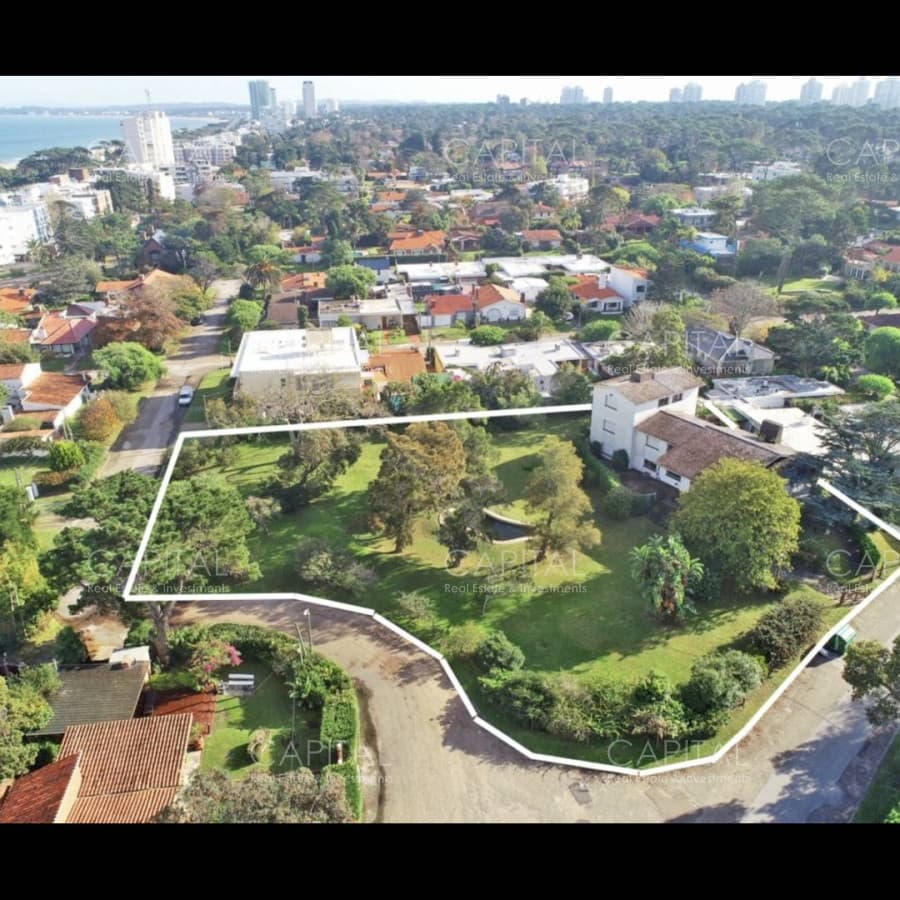 Residencia en Venta 5 Suites en Playa Mansa