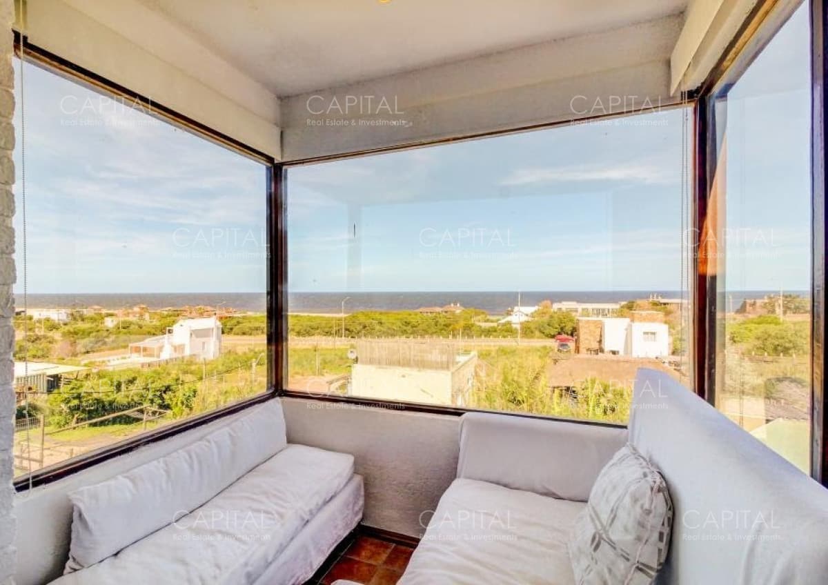 Casa frente al mar en Punta Piedras, 4 dormitorios
