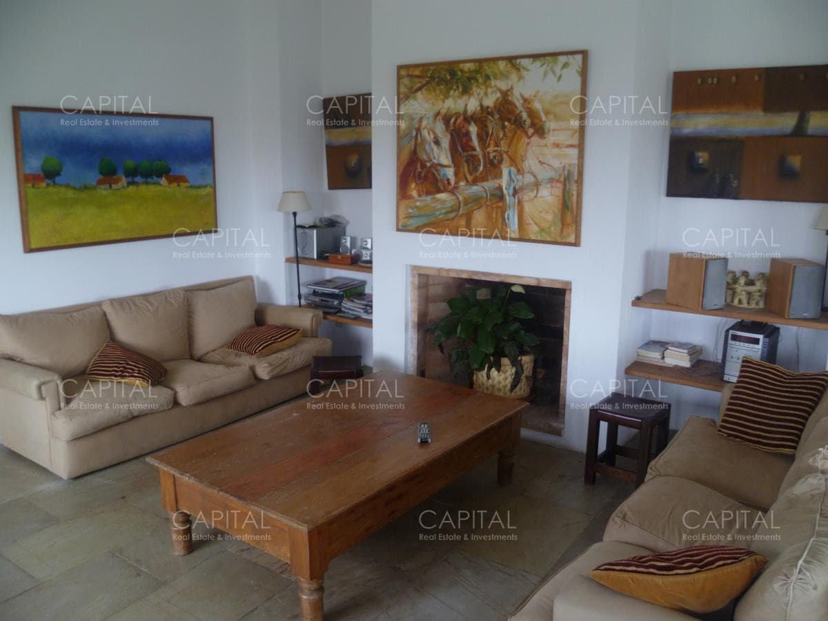 Casa con 6 dormitorios y piscina de la ruta al mar La Barra