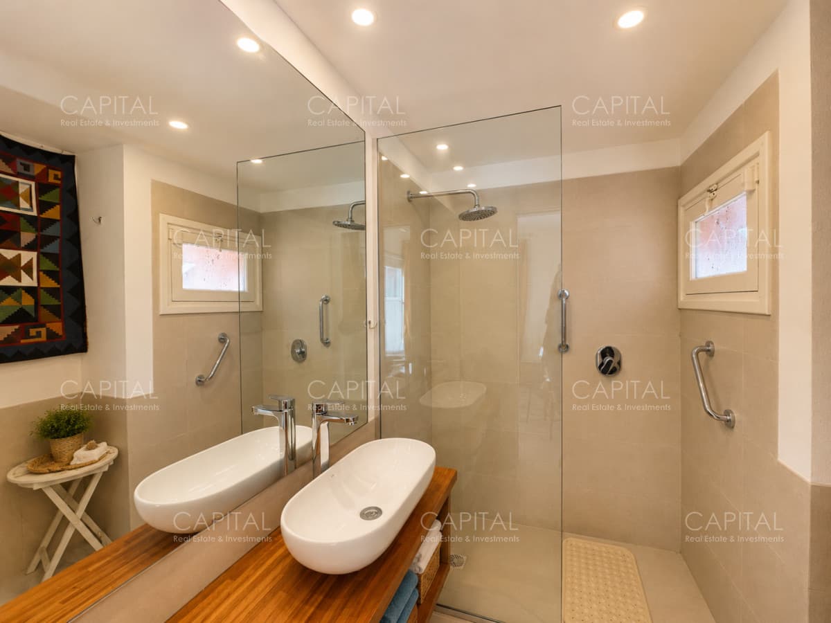Casa en Venta de Cinco Dormitorios en San Rafael