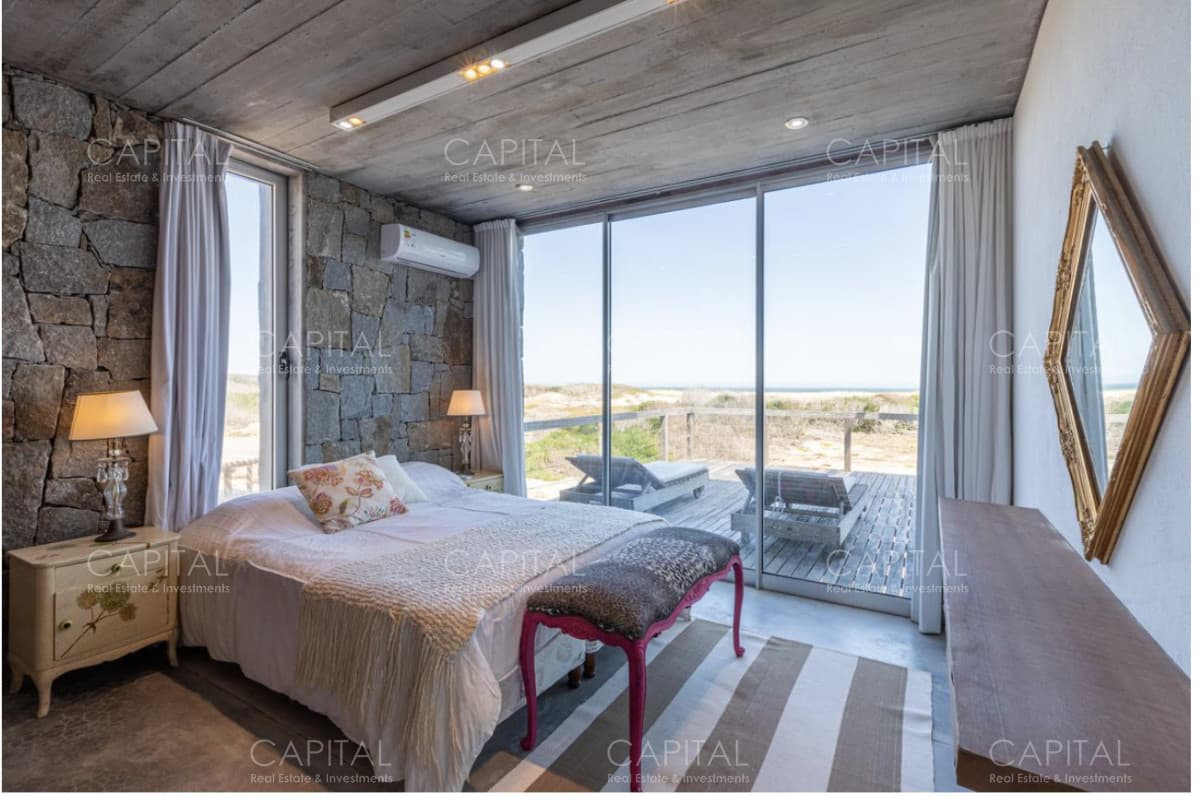 Casa en Jose Ignacio Santa Mónica Vistas incomparables y distribución excepcional
