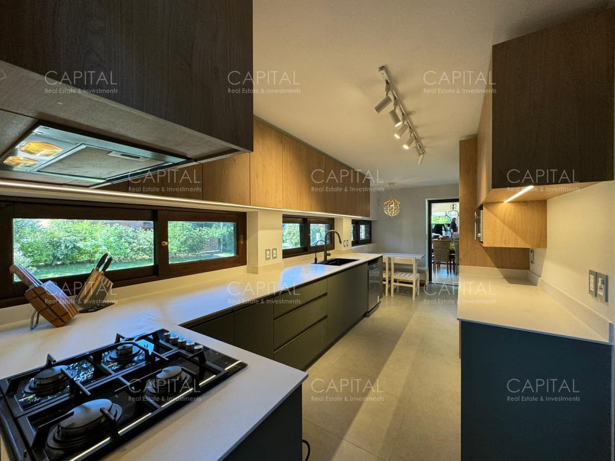 Casa de 5 dormitorios en Barrio Lugano, Punta del Este