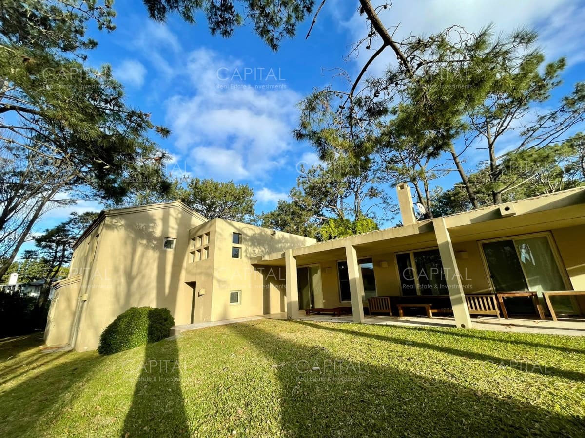 Laguna Blanca Barrio Privado Casa Grande en Venta