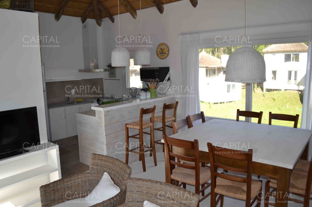Muy linda casa en venta en Palmas de la Pedrera