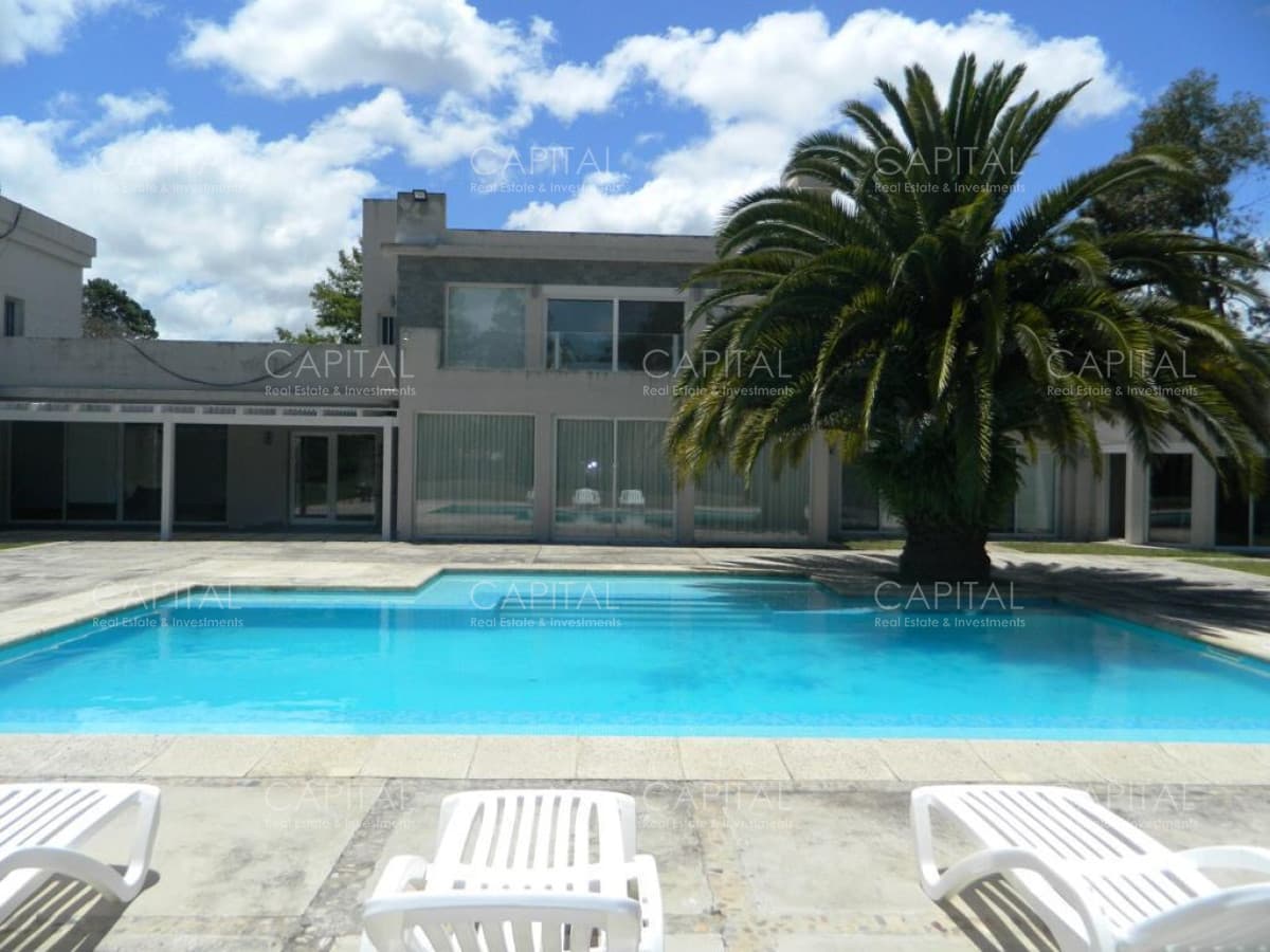 Espectacular casa de 4 Dormitorios con todas las comodidades- Venta