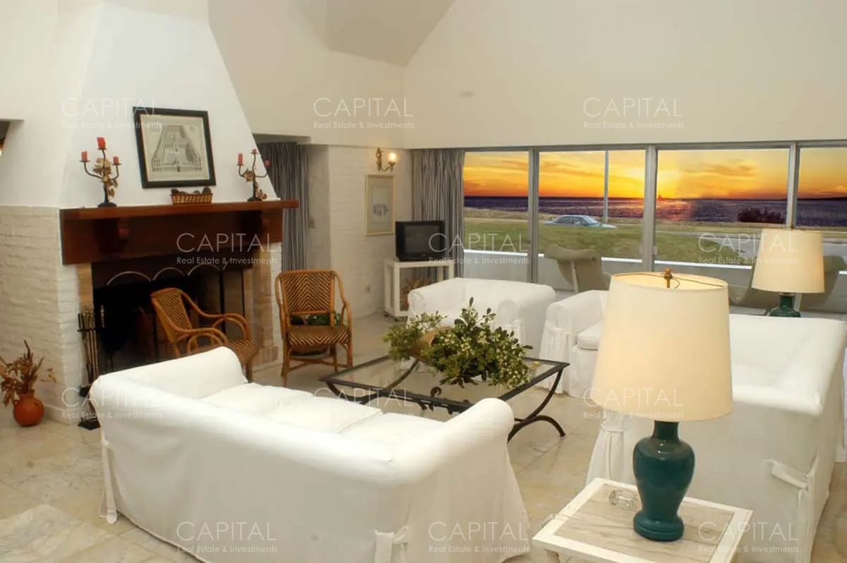 Casa Primera Fila en Venta Playa Mansa