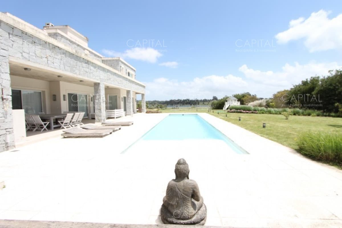 Laguna Estates espectacular residencia en Manantiales