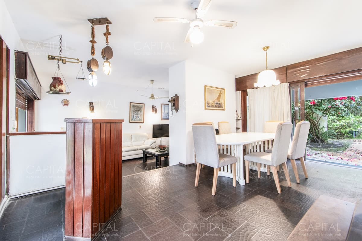 Muy buena propiedad en Venta 5 dorm 5 baños Playa Mansa