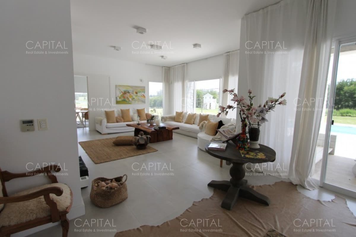 Laguna Estates espectacular residencia en Manantiales