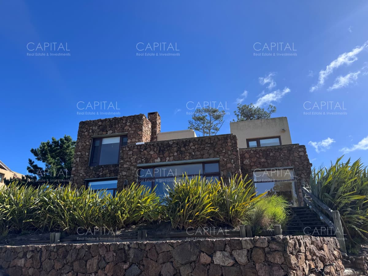 Laguna Blanca, barrio cerrado excelente residencia