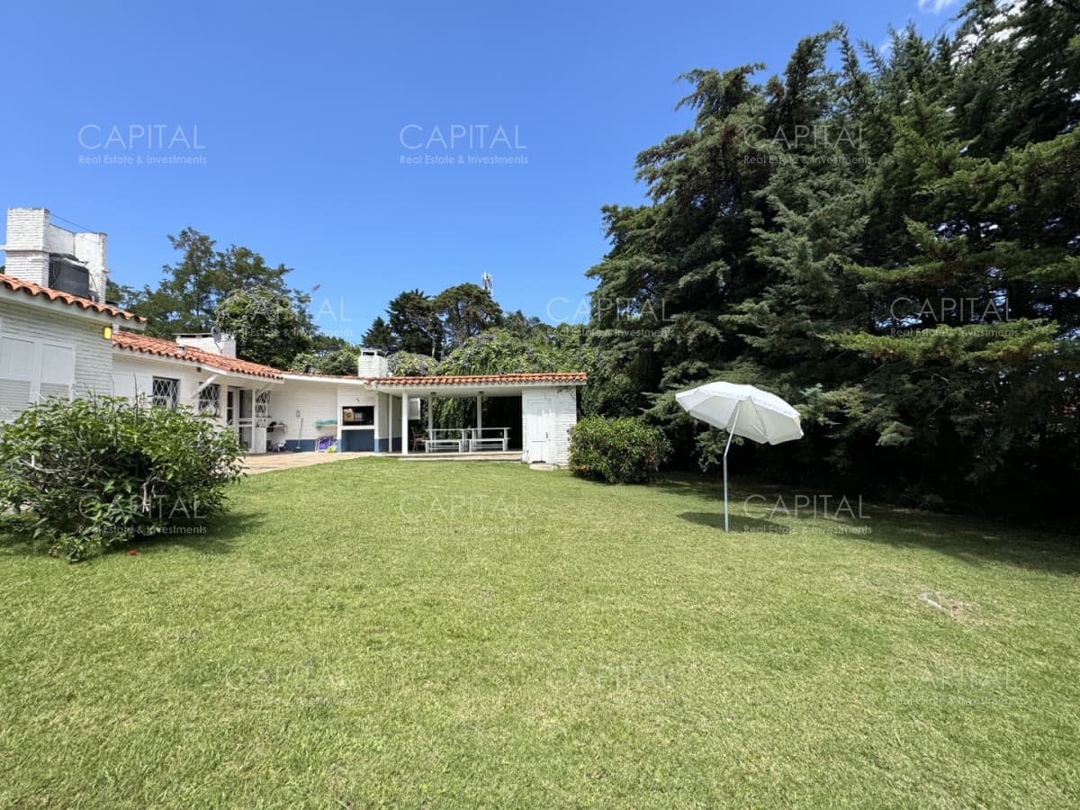 Casa de cuatro dormitorios en venta Golf Punta del Este.