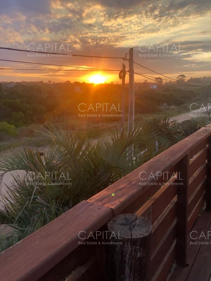 Buena Casa en Altos de Punta Piedra