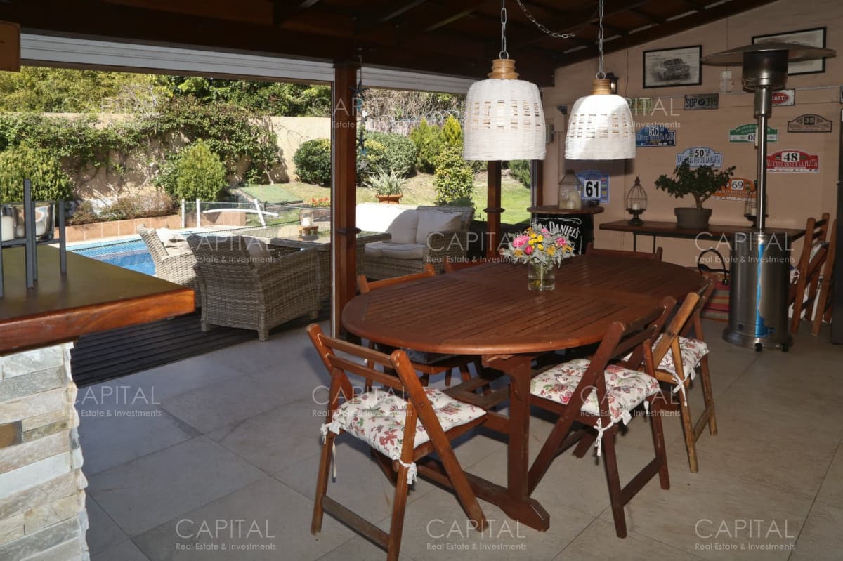 Casa en venta en Playa Mansa, Punta del Este.