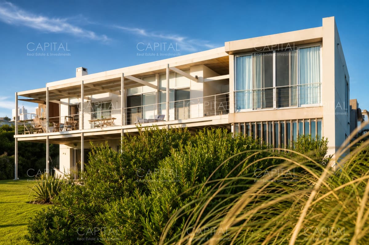 Casa ubicada frente al mar en El Chorro Manantiales