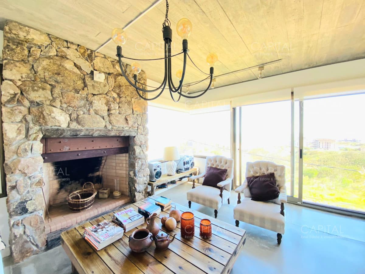 Casa de cuatro dormitorios barbacoa y piscina en Venta