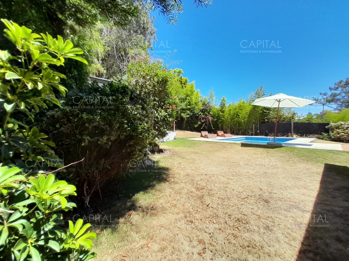 Casa de dos dormitorios con piscina y parrillero en Alquiler en Tío Tom