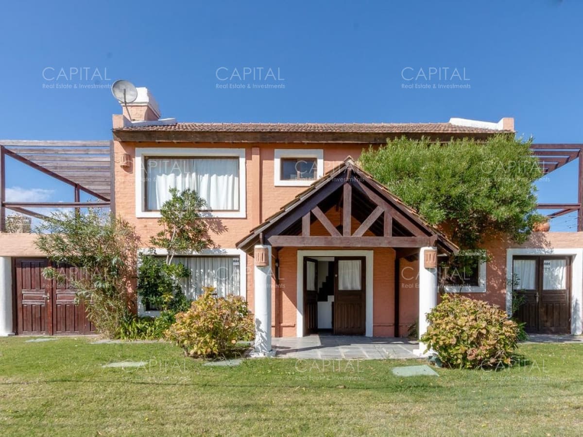 Casa Montoya 4 dormitorios a 100 mts del mar