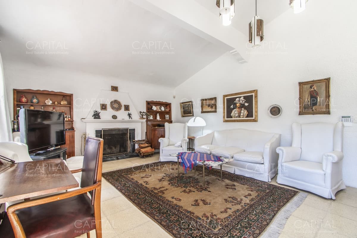 Casa en Venta en Playa Mansa con más de 3000 m2 de parque.