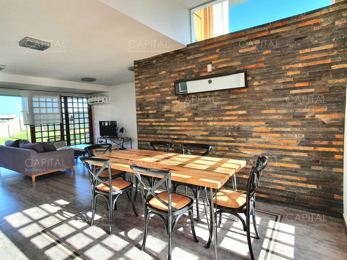 Venta excelente casa de siete dormitorios siete baños Playa Portezuelo Punta del Este