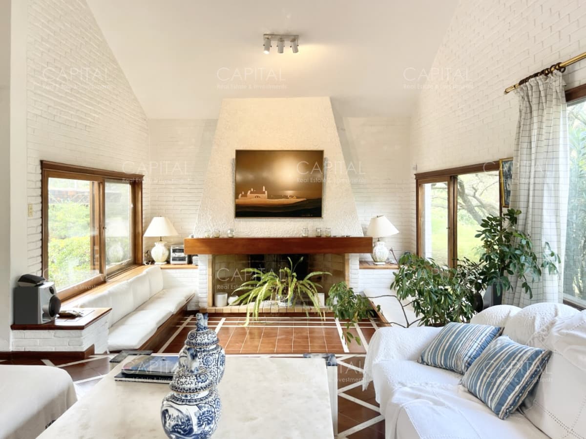 Casa en Venta de Cuatro Dormitorios , Zona Lugano, Punta del Este