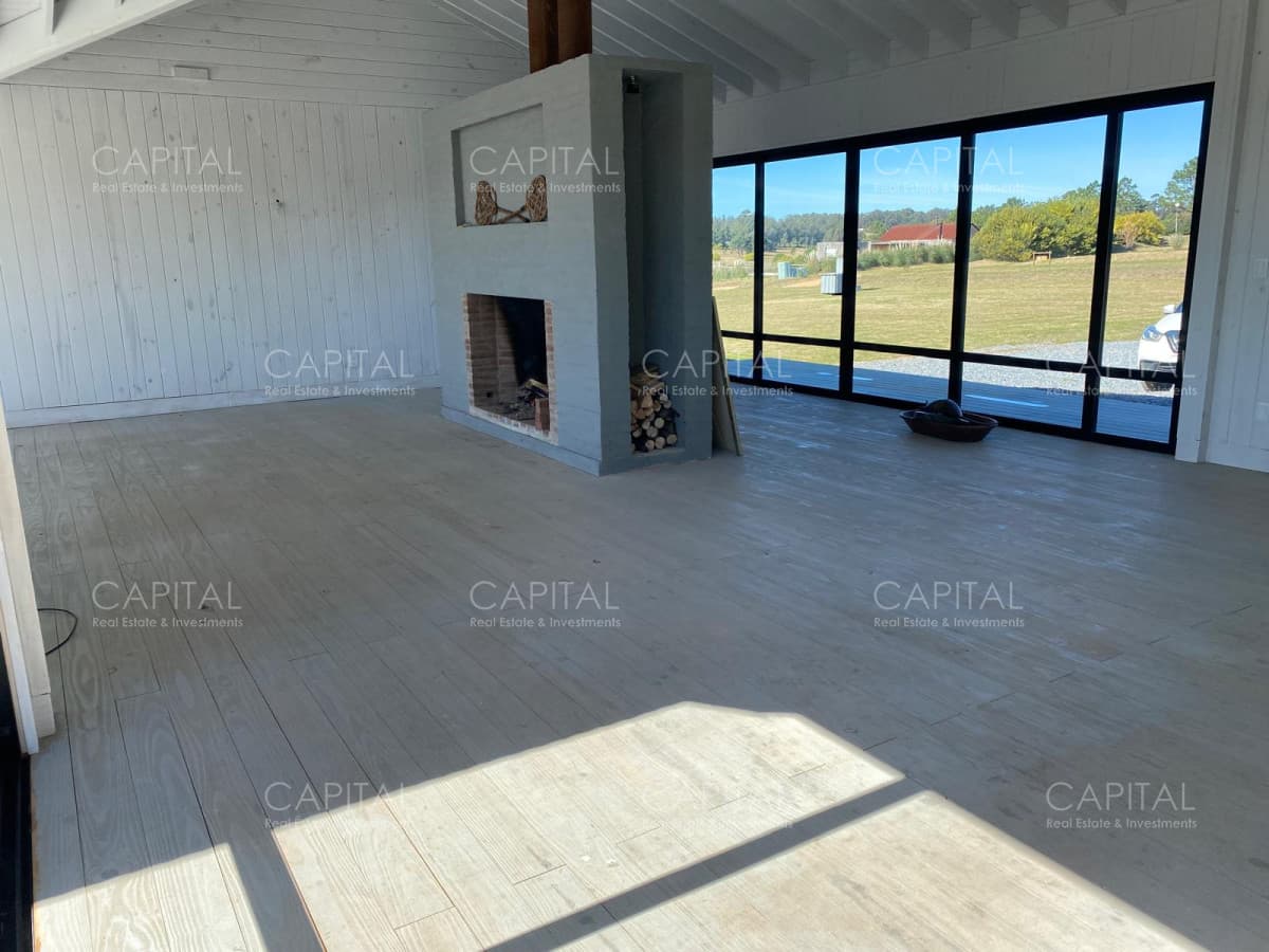 Casa de Cinco dormitorios en Venta en Pueblo Mio