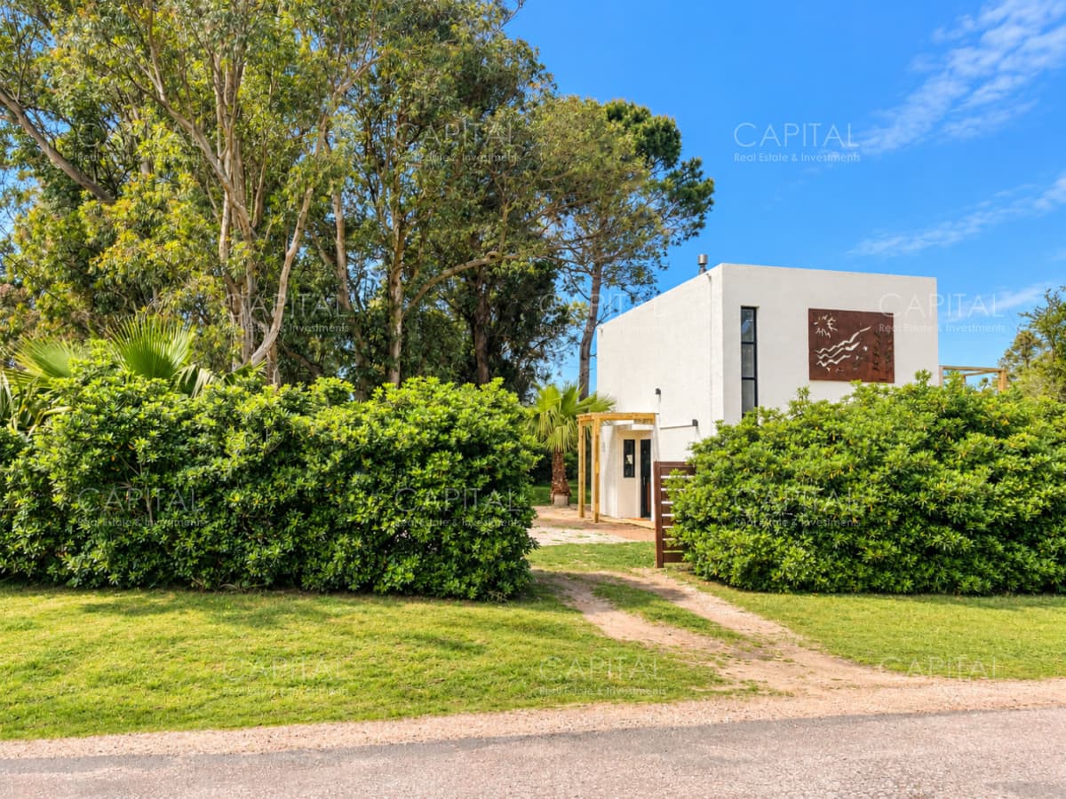 Casa en venta en El Tesoro La Barra a 1 cuadra de Ruta 10