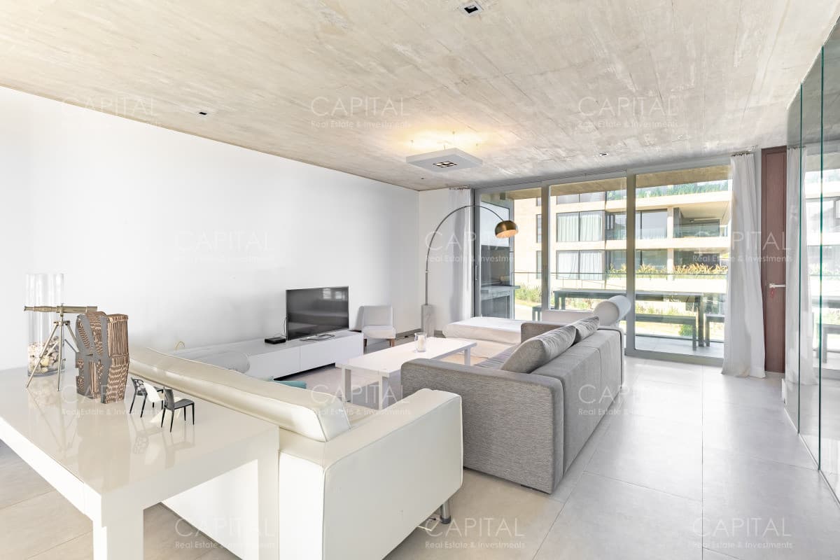 Moderna casa en venta en La Barra de la ruta al mar