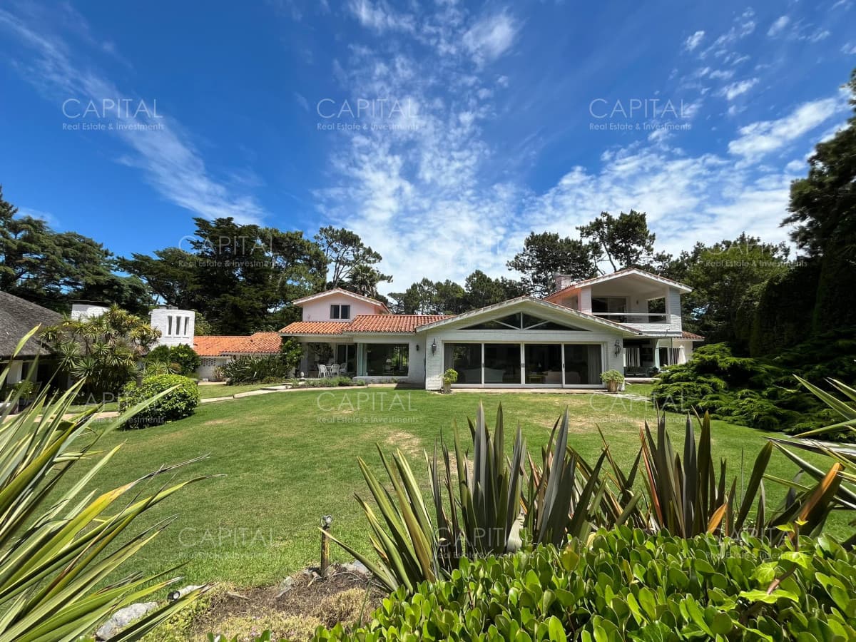 Espectacular Casa en Playa Brava Punta Del Este
