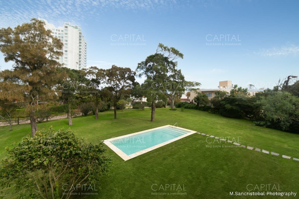 Residencia en Venta 5 Suites en Playa Mansa