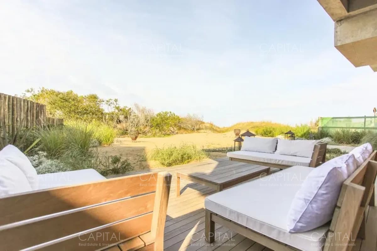 Casa sobre el Mar Manantiales en Venta