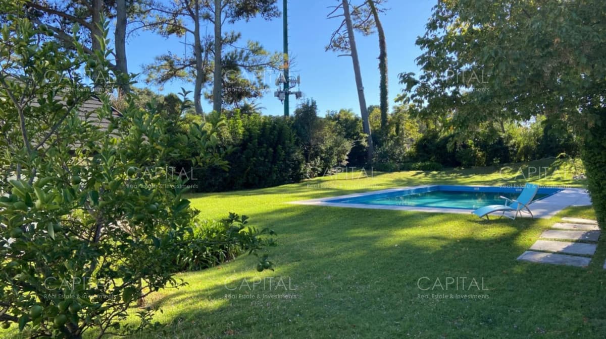 Casa en venta y Alquiler en la mejor zona de playa mansa, Punta del Este