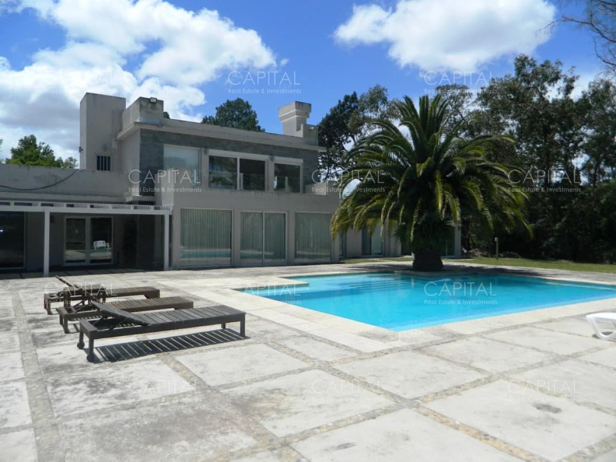 Espectacular casa de 4 Dormitorios con todas las comodidades- Venta
