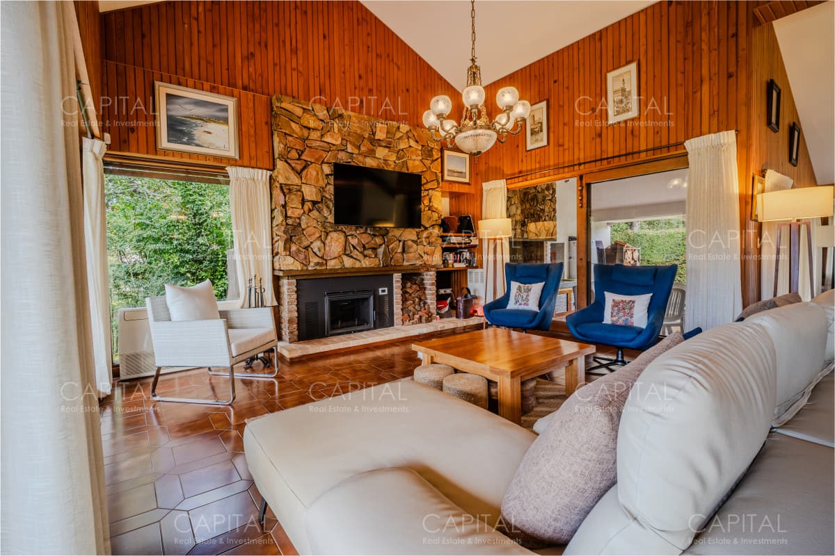 CASA EN VENTA DE 3 DORMTIORIOS EN PLAYA MANSA PUNTA DEL ESTE
