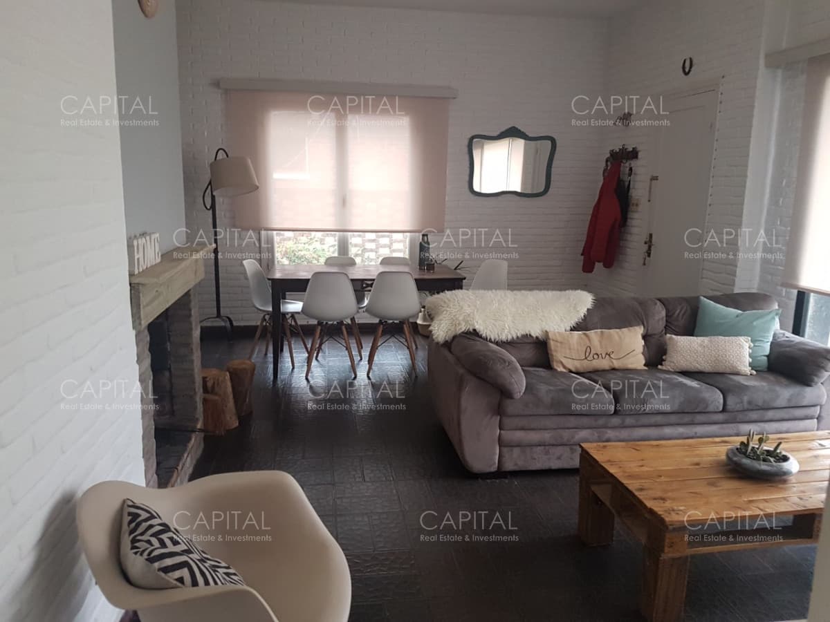 CASA EN VENTA DE 3 DORMITORIOS EN PLAYA MANSA PUNTA DEL ESTE